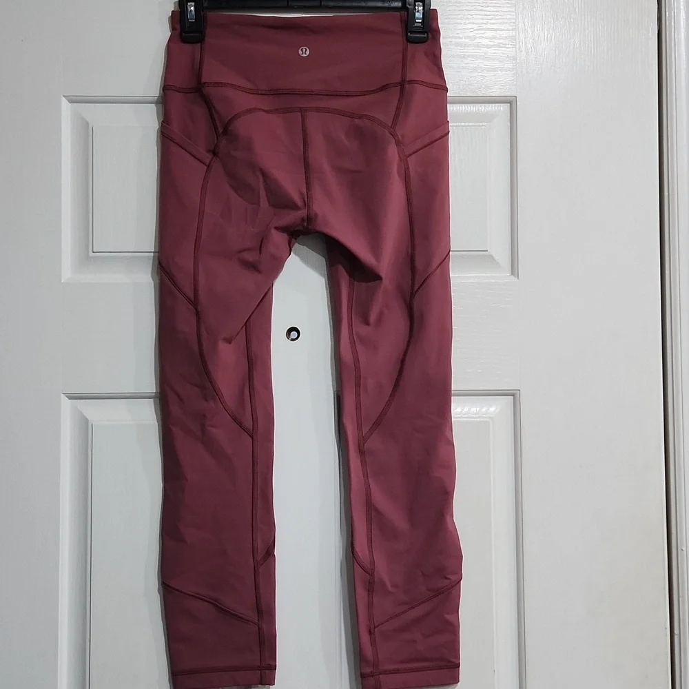NWOT Lululemon All The Right Places Crop II *23